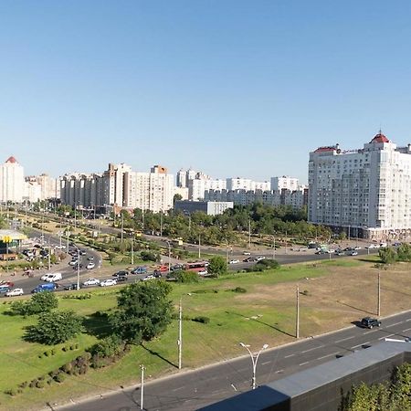 Stylish Panoramic Apartments. Smartplaza. Metro Minskaya Kijev Kültér fotó