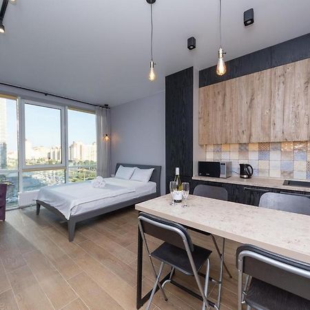 Stylish Panoramic Apartments. Smartplaza. Metro Minskaya Kijev Kültér fotó