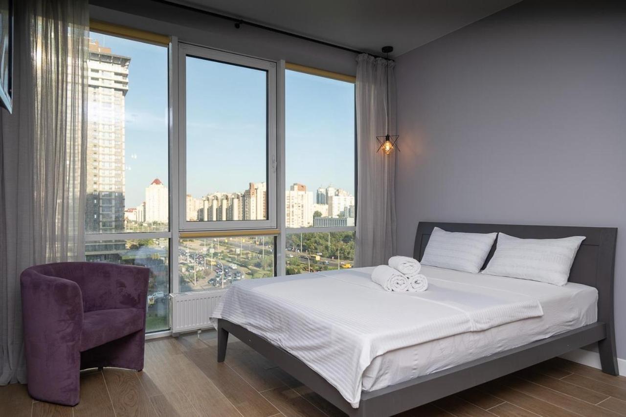 Stylish Panoramic Apartments. Smartplaza. Metro Minskaya Kijev Kültér fotó