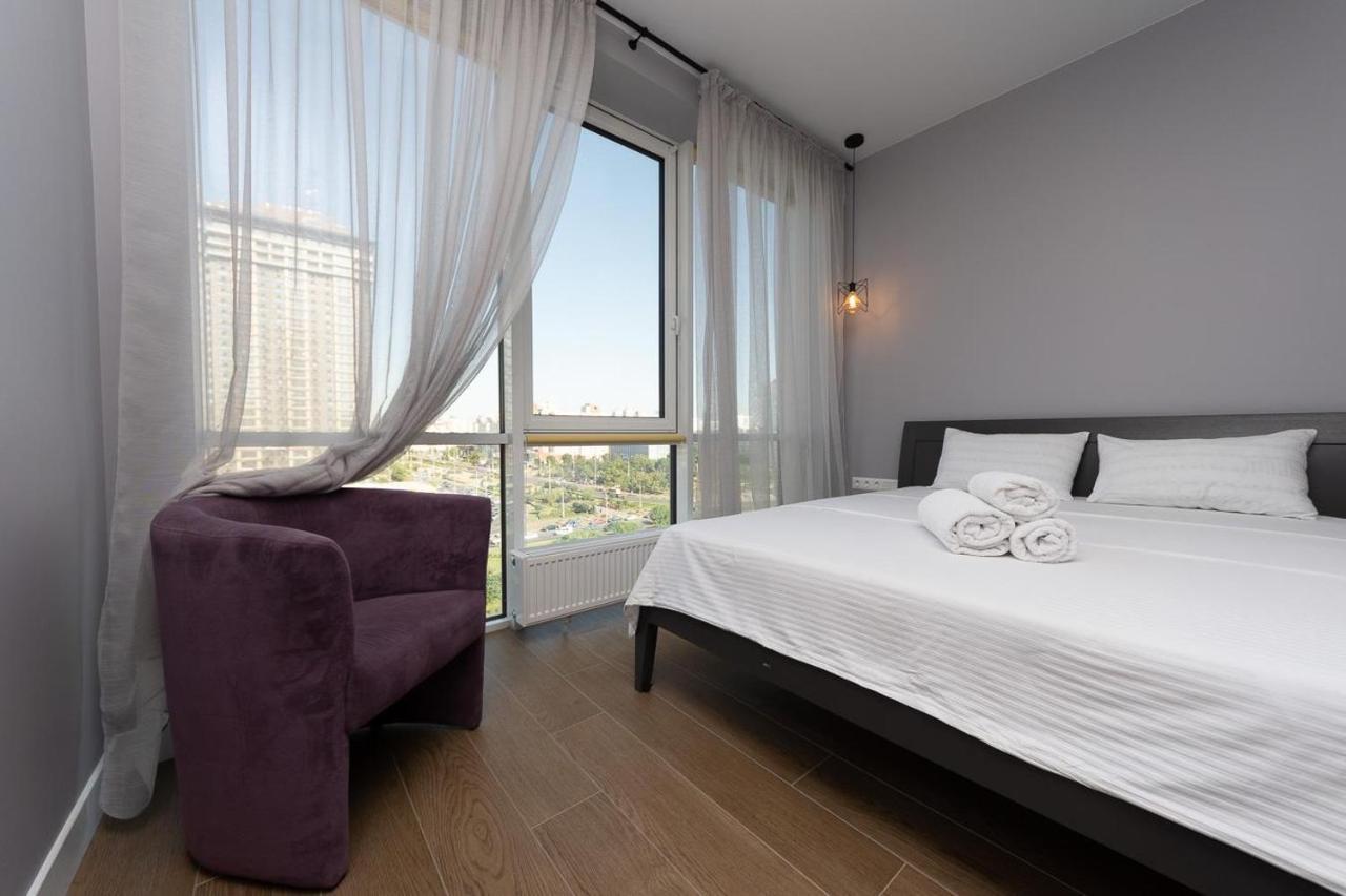 Stylish Panoramic Apartments. Smartplaza. Metro Minskaya Kijev Kültér fotó