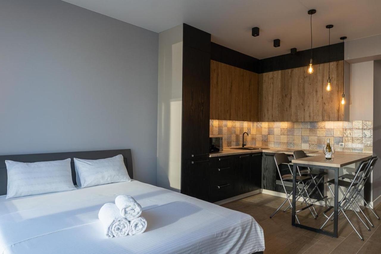 Stylish Panoramic Apartments. Smartplaza. Metro Minskaya Kijev Kültér fotó